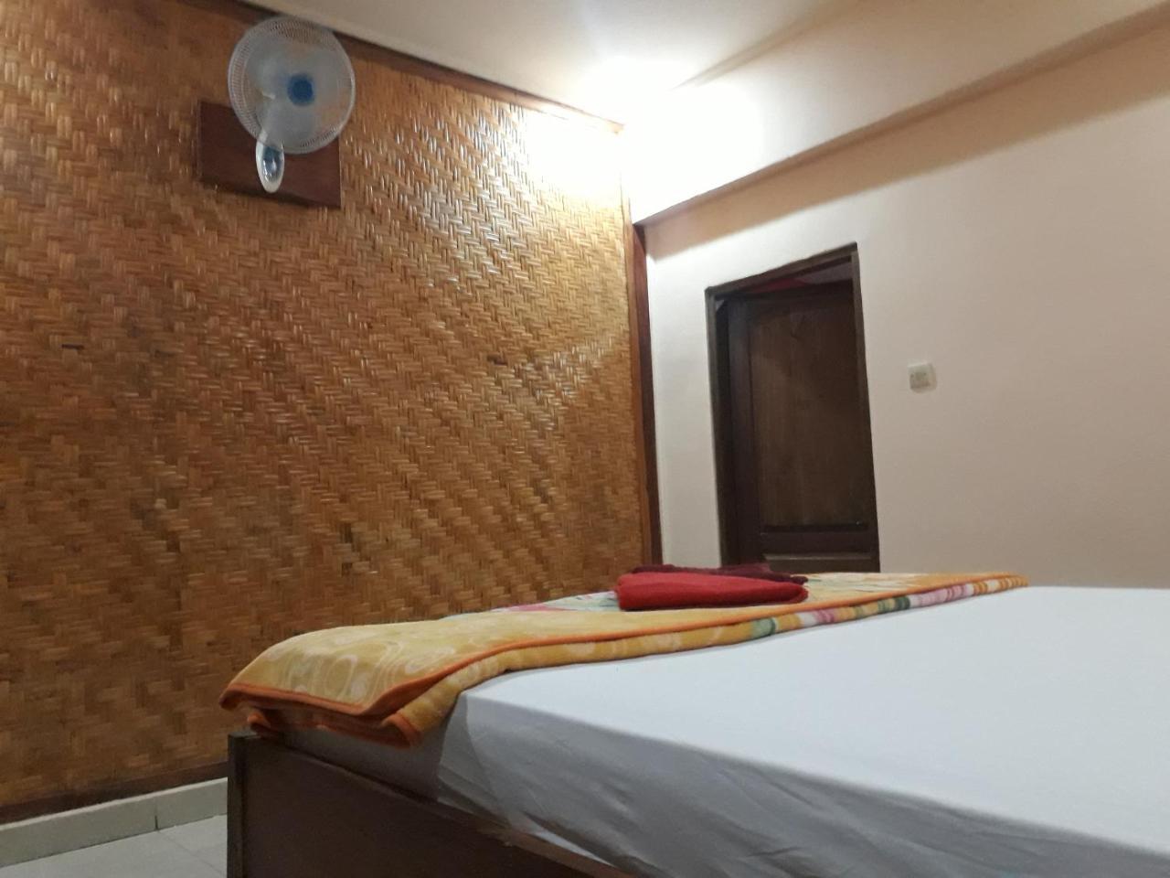Ila Homestay Senaru Esterno foto